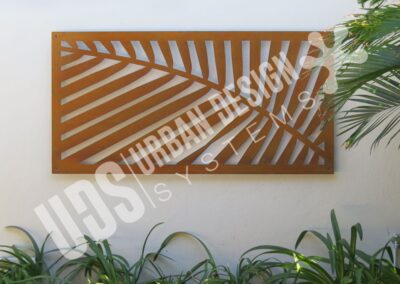 UDS_Palm_frond_metal_screen