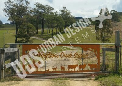 UDS_custom_farm_gate_signage